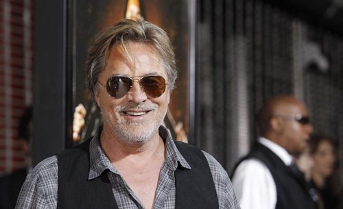 Jessica Alba arrives at premiere of 'Machete' in LA