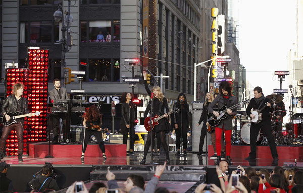 Taylor Swift sings 'Good Morning America'