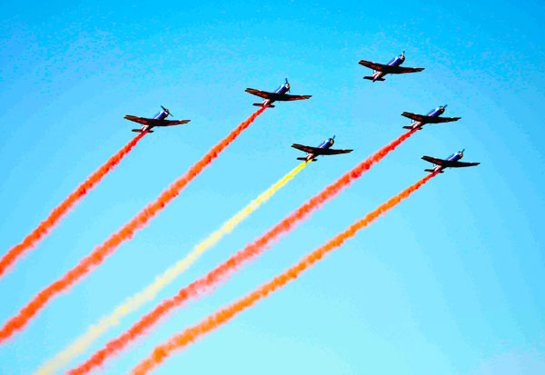 New aerobatic teams make debut in Beijing