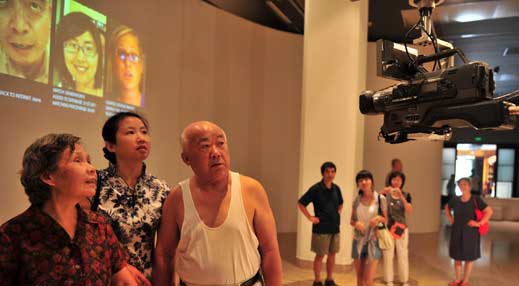 2011國(guó)際新媒體藝年展吸引北京民眾