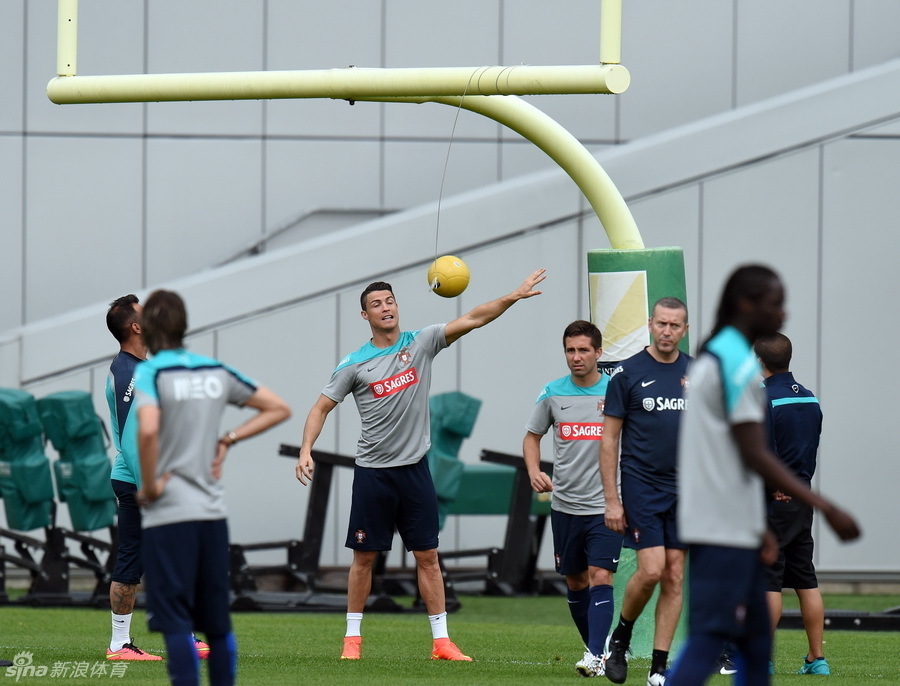 葡萄牙備戰世界杯C羅跟訓