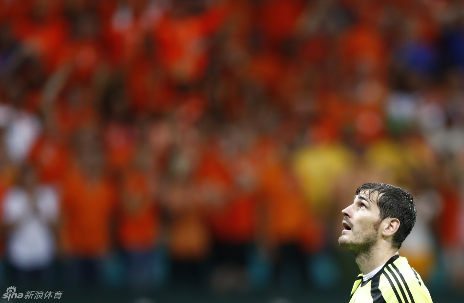 衛(wèi)冕冠軍西班牙出局悲催沮喪