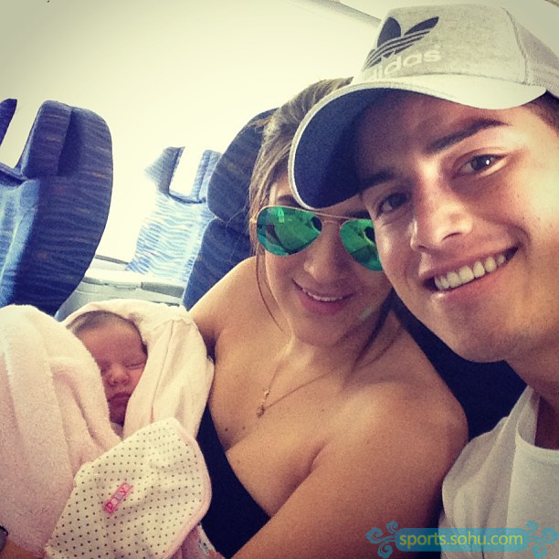 J羅私房照 90后妖星超級奶爸