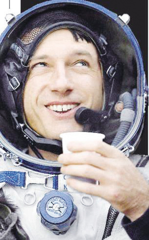 滴水值千金　美國宇航員2008年不喝水改喝“尿”