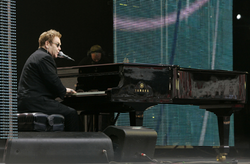 英國兩王子舉辦音樂會<FONT COLOR=#3A4EB8> 紀念母親戴安娜誕辰46周年</FONT>