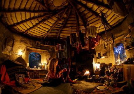 牛津大學畢業生遠離塵囂 回歸自然過原始生活(圖)