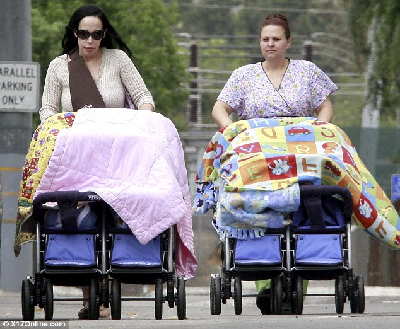 美國女子生下八胞胎 靠福利救濟獨自撫養14個孩子