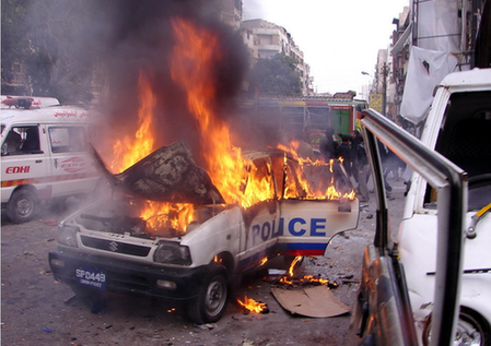 巴基斯坦卡拉奇爆炸死亡人數上升至33人