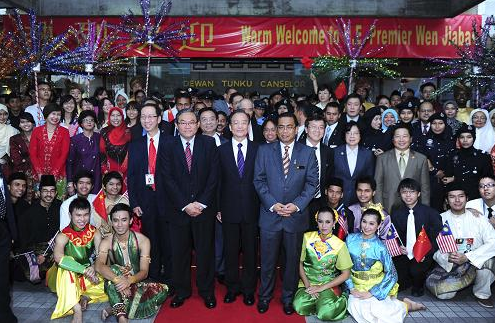 國務院總理溫家寶與馬來亞大學青年學子交流側記