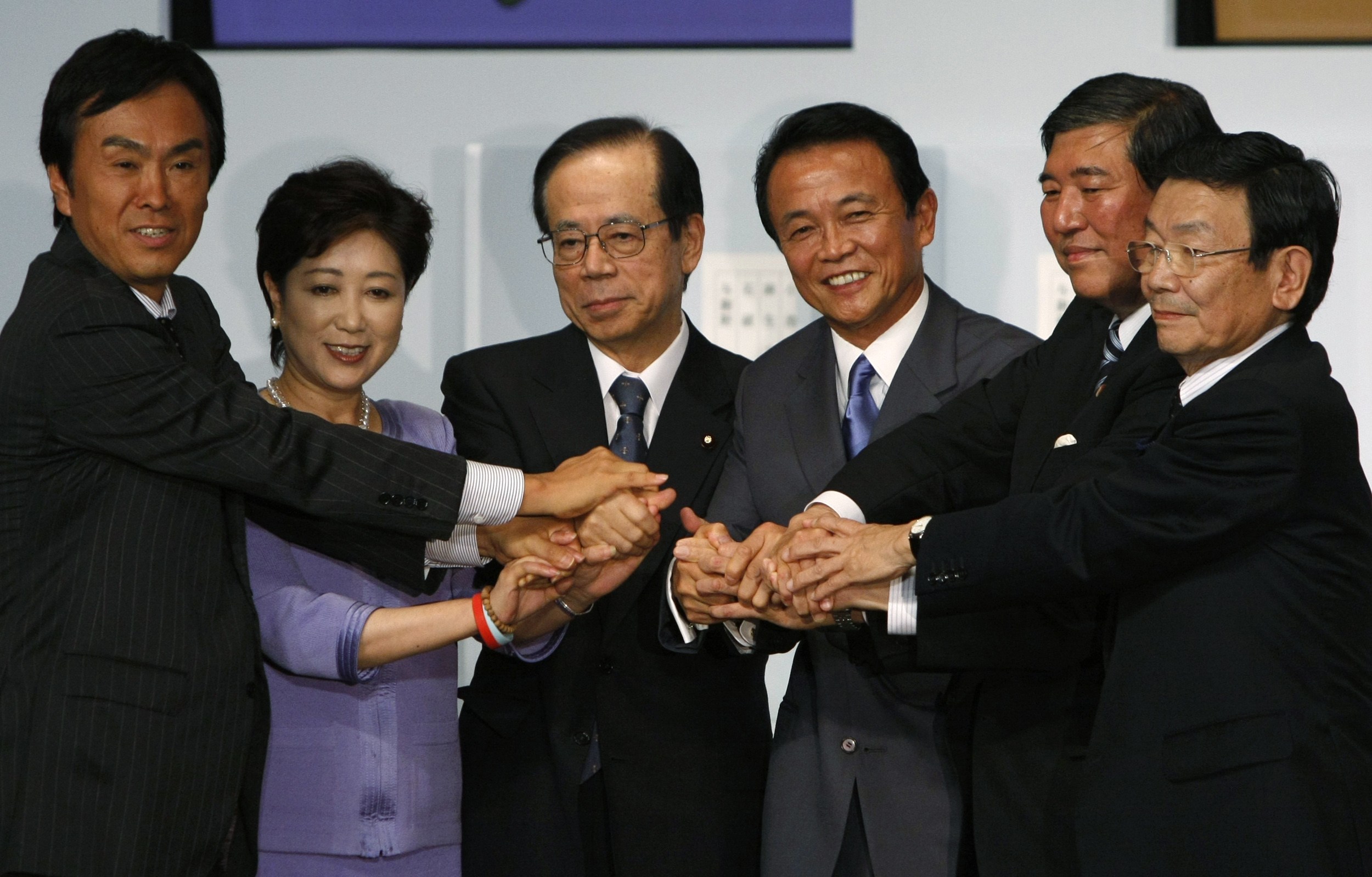 麻生當選日本自民黨總裁 24日將獲首相提名并組閣