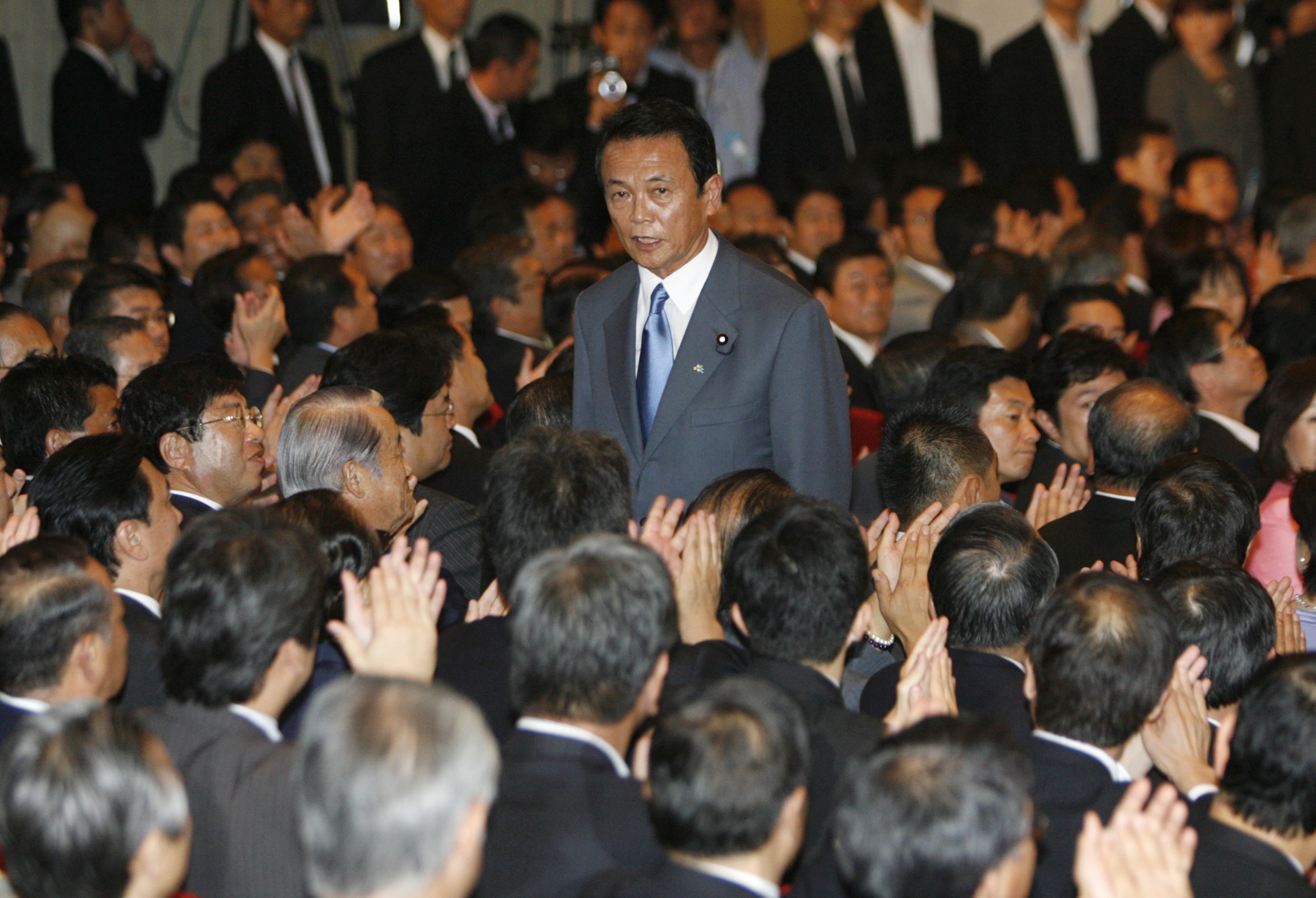 麻生當選日本自民黨總裁 24日將獲首相提名并組閣
