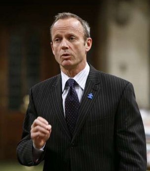 加拿大國際貿易部長率團訪華 簽署多項建筑合同