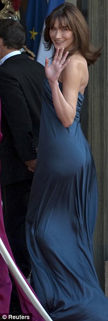 法國第一夫人布呂尼魅力無法擋 令共和國衛(wèi)兵競(jìng)折腰