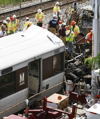 華盛頓地鐵列車相撞疑為電腦故障 女司機僅工作3月