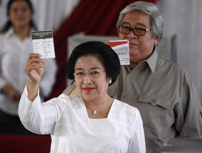 印尼舉行史上第二次總統直選 總統蘇西洛遙遙領先