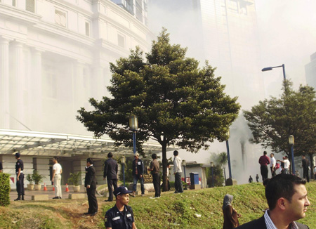 印尼兩豪華酒店爆炸近60人傷亡 曼聯取消雅加達賽程