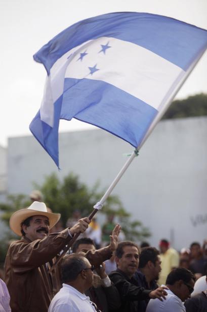 洪都拉斯軍警“圍困”巴西使館