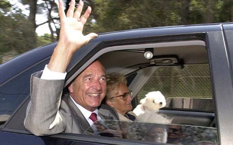 人走茶涼被犬欺？希拉克三遭前“第一狗”突襲