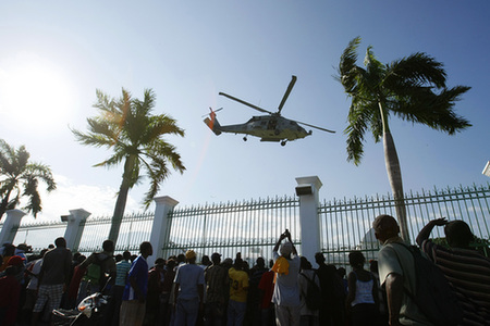 海地地震一周后 救援行動困難重重