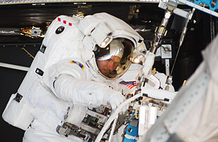 圖：美《時(shí)代》盤(pán)點(diǎn)十大救援奇跡 中國(guó)王家?guī)X位列第一