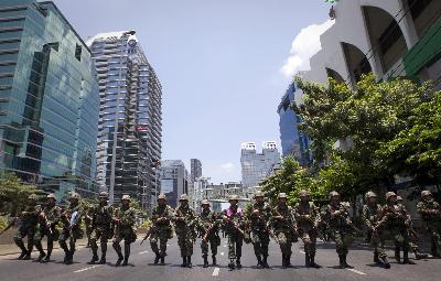“紅衫軍”誓言絕不投降 沖突還在繼續(xù)