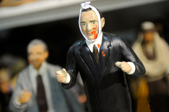 薩科齊遭小學生扔瓶襲擊　各國政要難逃突襲