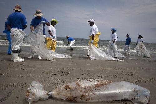 美國官員預計墨西哥灣原油泄漏可能持續到8月