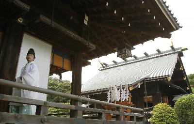 日本舉行二戰結束65周年追悼儀式 40余名議員自行“拜鬼”