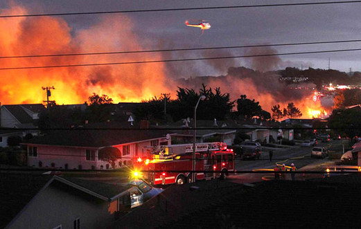 美加州居民區煤氣管線爆炸 6死28傷53棟房子被毀