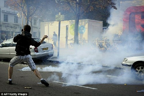 法大罷工導(dǎo)致油荒 巴黎主要機(jī)場燃油供應(yīng)被“切斷”