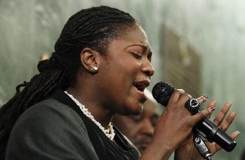 各地民眾紀念海地地震一周年