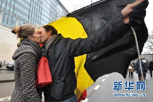 比利時民眾舉行維護(hù)國家統(tǒng)一大游行
