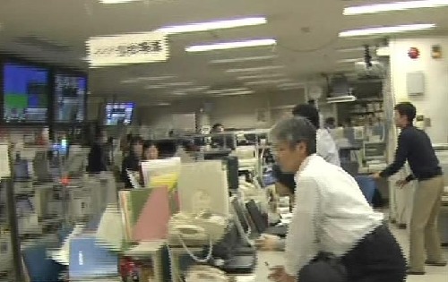 組圖：日本發(fā)生8.9級(jí)地震 民眾紛紛上街避難