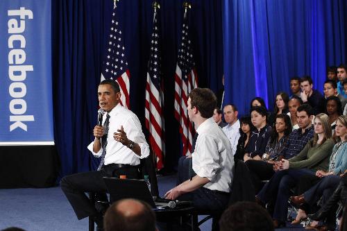 奧巴馬訪問臉譜網(wǎng)站總部同網(wǎng)民互動交流