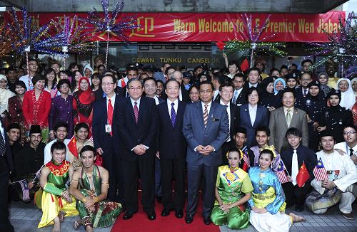 國務院總理溫家寶與馬來亞大學青年學子交流側記