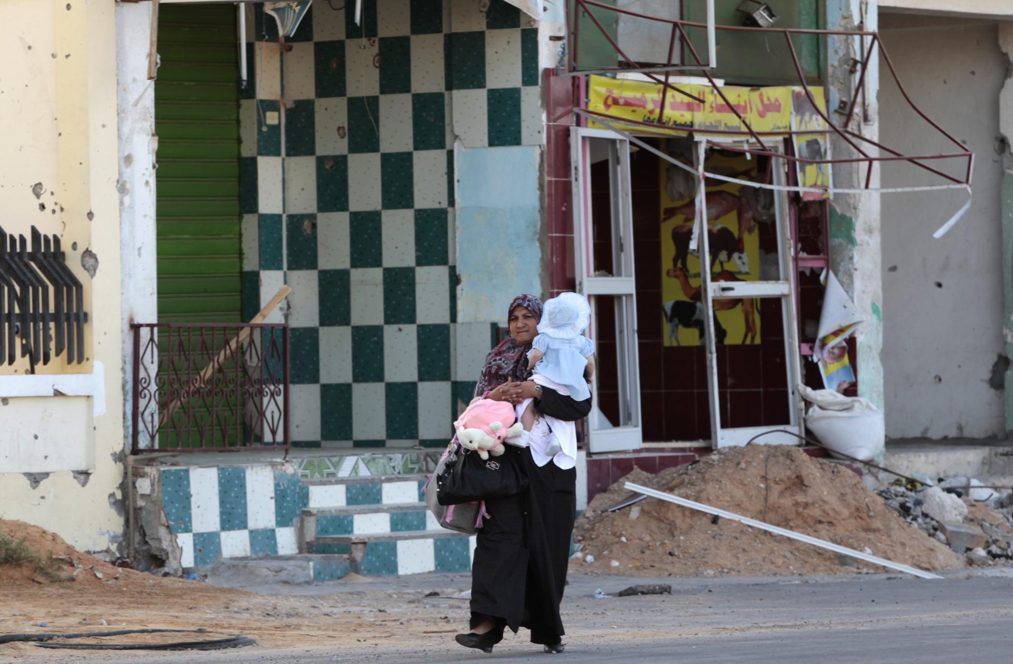 卡扎菲熒屏再露面粉碎流亡傳聞 反對派連連受挫