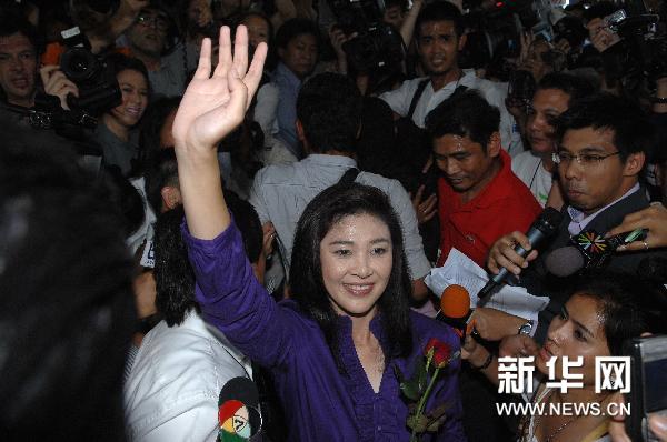 英拉主要經(jīng)歷 他信能否“平反”