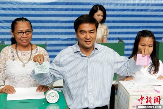 泰準總理稱不鼓勵他信回國服刑 將重新調查其案