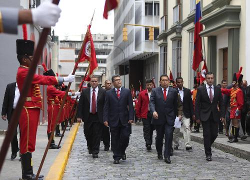 查韋斯一期化療成功笑對病魔 回國講話唱歌吟詩精神煥發