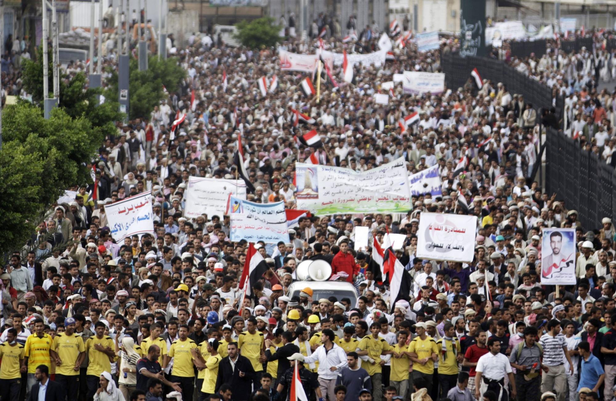 也門爆發(fā)新一輪反政府示威 數(shù)十萬人要求總統(tǒng)下臺