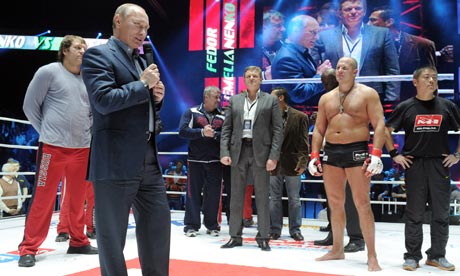 普京祝賀俄格斗選手比賽獲勝 遭觀眾喝倒彩