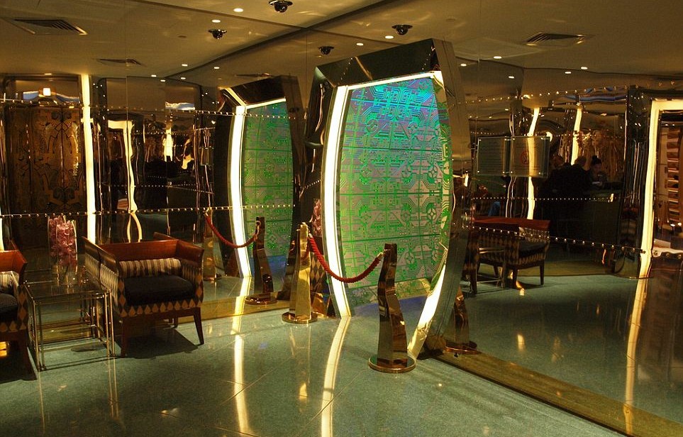 世界各地特色酒吧千奇百怪 夢幻天空恐怖骷髏各領風騷