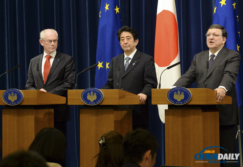 安倍于首相官邸會見歐盟首腦 發布會上喜笑顏看