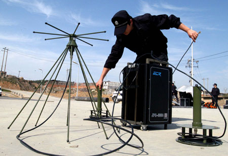 貴陽舉行反恐演練 提高應(yīng)付突發(fā)事件能力