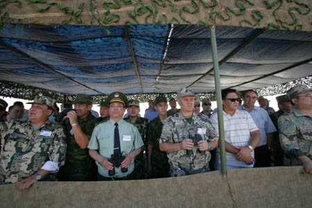 中哈聯(lián)合反恐演習第一階段實兵演練開始