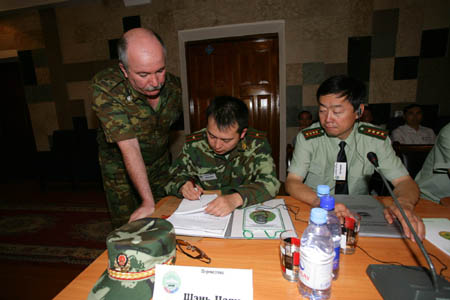 中哈聯(lián)合反恐演習第一階段實兵演練開始