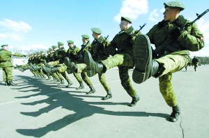 俄羅斯打造新型軍隊 2012年總員不超100萬