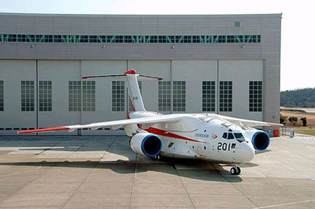 學者：日本軍用大飛機領先一步 中國不能急躁