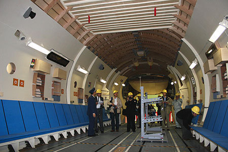 學者：日本軍用大飛機領先一步 中國不能急躁