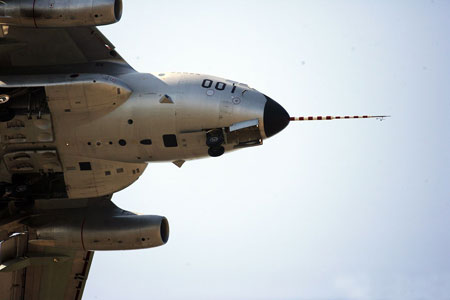 學者：日本軍用大飛機領先一步 中國不能急躁